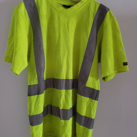 Construction safety t shirts and vest - Picture 2 of 3
